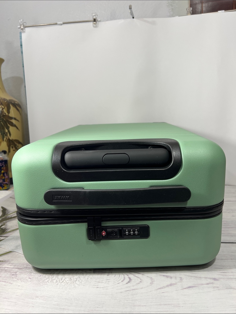 Away Carry-On Luggage - 22-Inch Sea Green Hardside Suitcase -NEVER USED - Picture 9 of 13